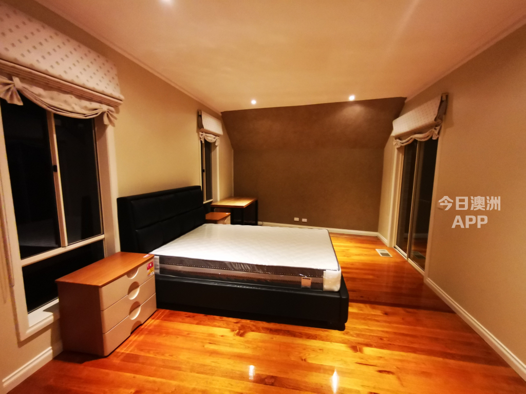 今日墨尔本Bundoora 61站豪华house 豪华主卧1250 Latrobe超市电车站10分钟 Bundoora 61站豪华house 豪华主卧1250 Latrobe超市电车站10分钟