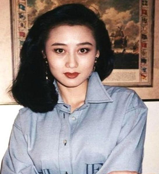 李连杰携俩女儿为利智庆生，女儿晒母女合照送祝福，画面温馨有爱（组图） - 8