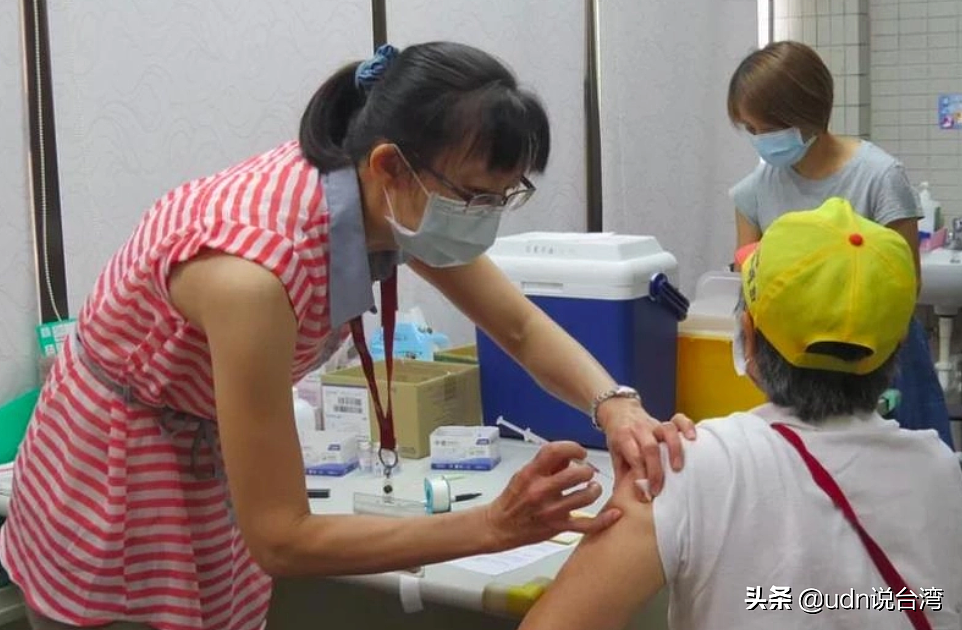 台湾医生指第三剂好处不明显 他呼吁“别选AZ疫苗”