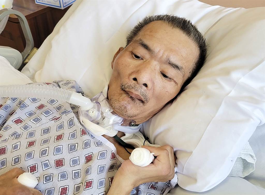移民美国的61岁大陆厨师马耀潘（Yao Pan Ma，音译），在纽约街头拾荒时遭不认识的非裔男子攻击、踹头，他昏迷8个月后不幸病情恶化病逝。 （图／美联社、纽约社区运动人士陈家龄提供）
