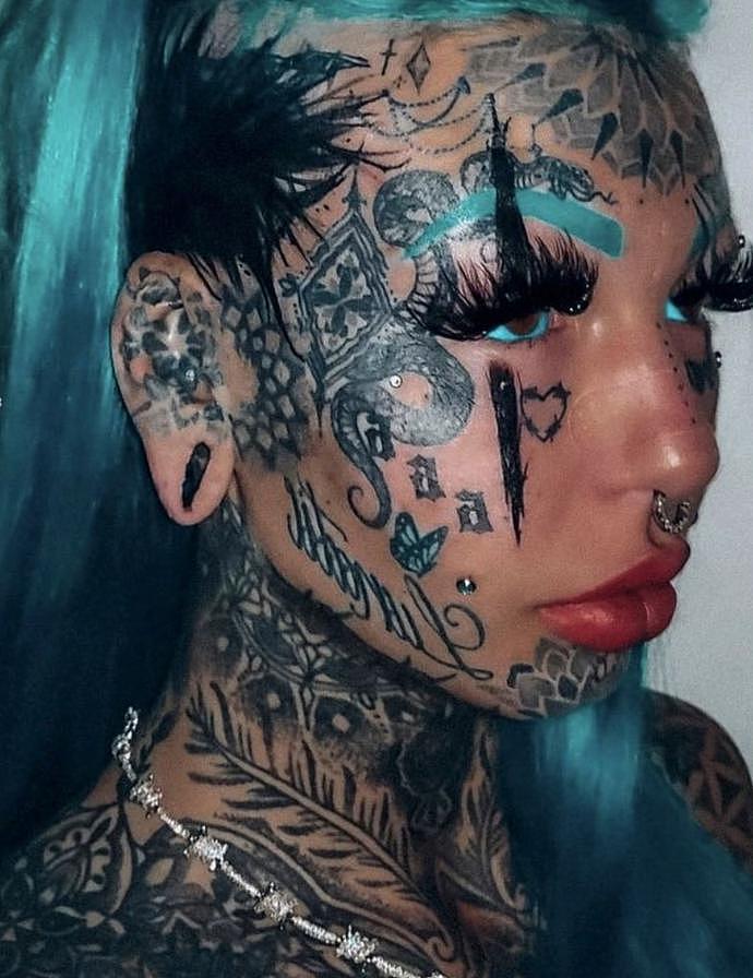 昆士兰26岁模特纹身上瘾，眼球上也有，担心找不到工作却成“网红”（组图） - 2