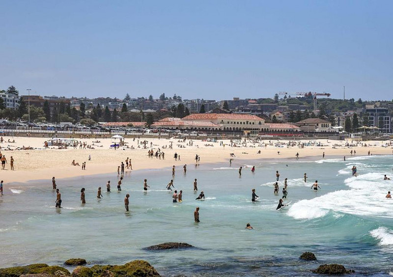悉尼民众无视海啸预警，涌入Bondi海滩！当局发出严厉警告（组图） - 3