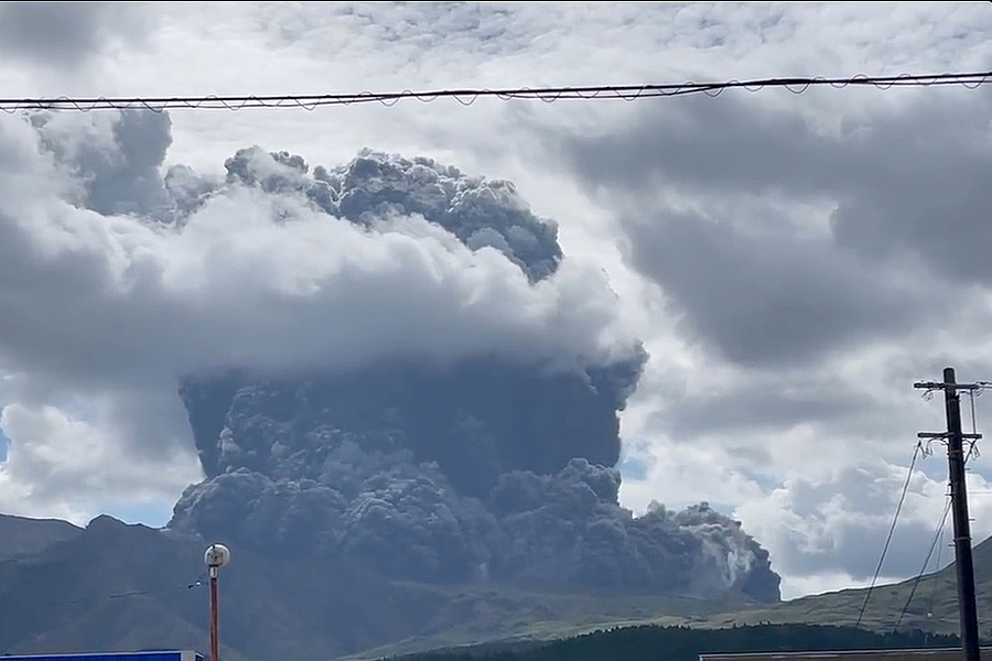 汤加火山喷发，日本人又双叒叕慌富士山了