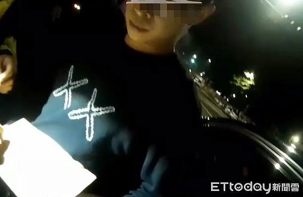 ▲香港男子在高雄涉嫌酒驾拒测，被依法扣车。 （图／记者吴奕靖翻摄）