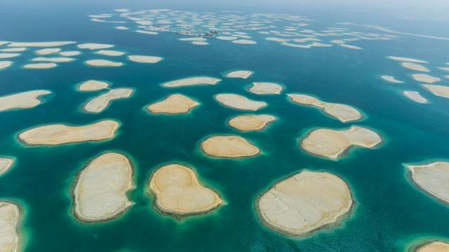 鸟瞰阿联酋迪拜的“世界”人造岛群