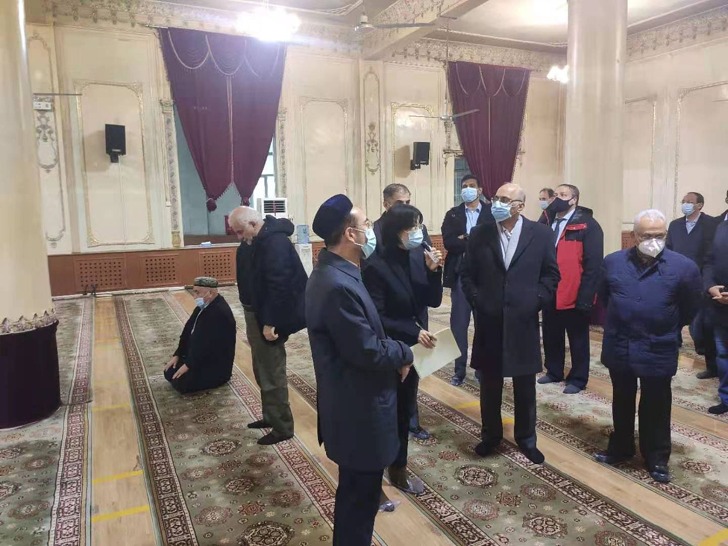 2021年4月4日，伊朗驻华大使克沙瓦尔兹扎德参观新疆宗教设施。（Twitter@Mohammad Keshavarzzadeh）