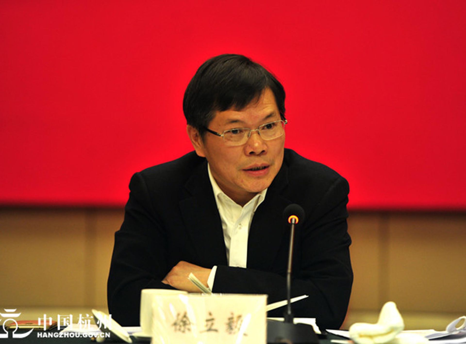 2017年4月13日，徐立毅任杭州市市长，仕途加速发展曾引发瞩目。（中国杭州官网）