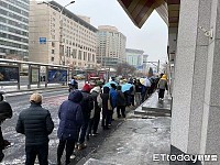 今年最后“大寒节气”降雪了，北京涌现排队潮，却不是为赏雪（组图）