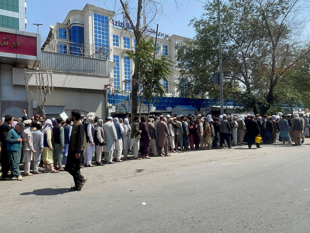 中国商人在阿富汗：有人离开后重返喀布尔，塔利班政府感谢中国人留守，上热搜的松子生意并不好做