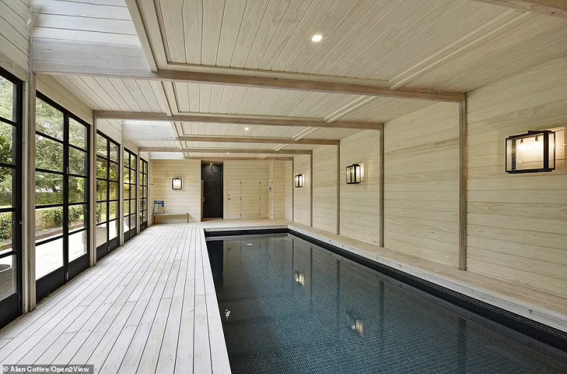 新州五居室豪宅0万挂牌出售，泳池室成最大亮点，内设桑拿房