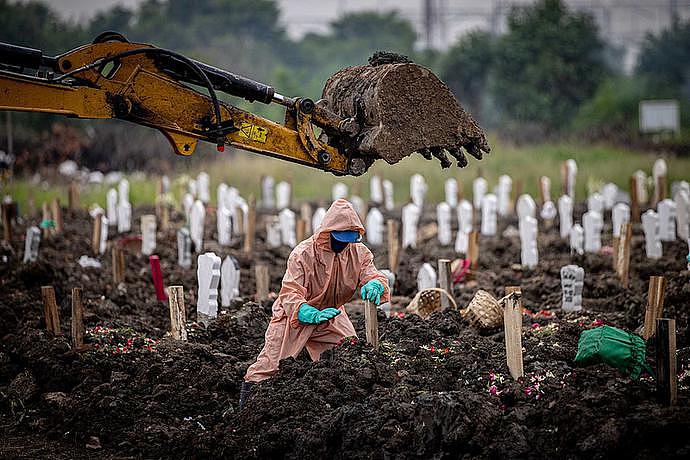 张文宏警告：做好新冠疫情暴增10倍的准备，“群体免疫”真的适合中国吗？（组图） - 8