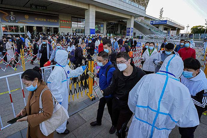 张文宏警告：做好新冠疫情暴增10倍的准备，“群体免疫”真的适合中国吗？（组图） - 12