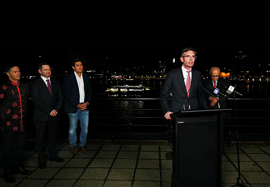 初二晚，悉尼歌剧院再度“亮红”！州长携政要拜年，盛赞华社“突出贡献”（视频/组图） - 1