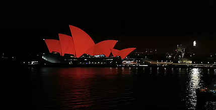 初二晚，悉尼歌剧院再度“亮红”！州长携政要拜年，盛赞华社“突出贡献”（视频/组图） - 5