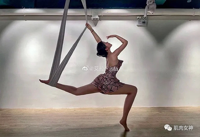 【美女】看海不如看她的“身材暴击”,我猜没人顶得住(组图) - 20