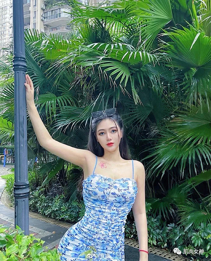 【美女】看海不如看她的“身材暴击”,我猜没人顶得住(组图) - 26