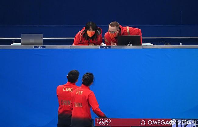 冬奥冰壶混双中国队战胜瑞士，中国组合惊艳圈粉：不仅颜值高，配合还默契（组图） - 11