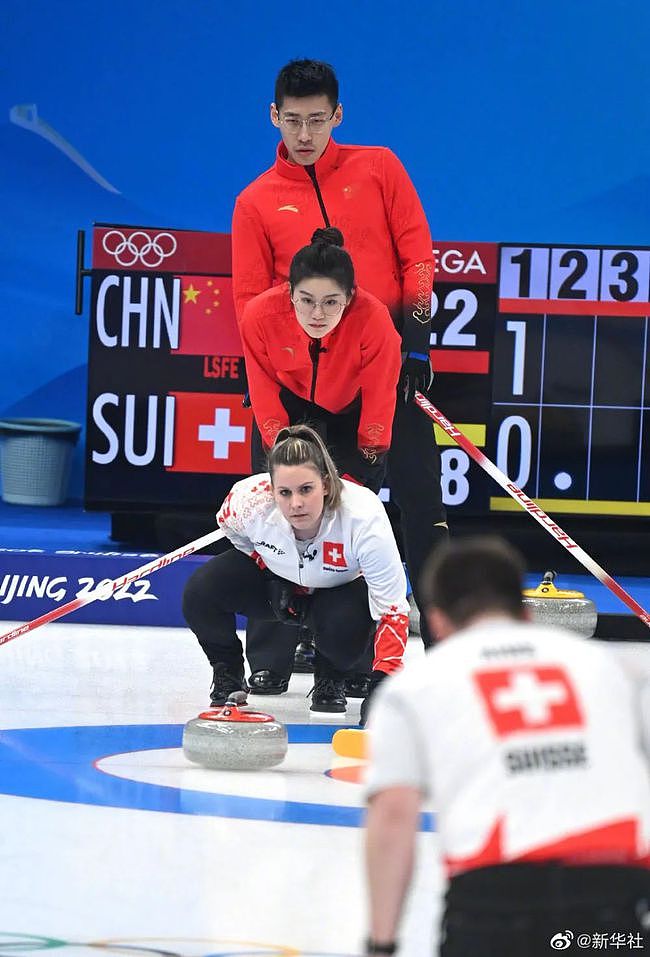 冬奥冰壶混双中国队战胜瑞士，中国组合惊艳圈粉：不仅颜值高，配合还默契（组图） - 12