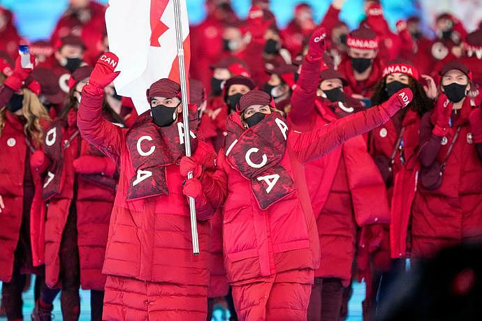 北京冬奥会开幕式运动员服装大赏：加拿大最美，捷克像大白兔奶糖（组图） - 1
