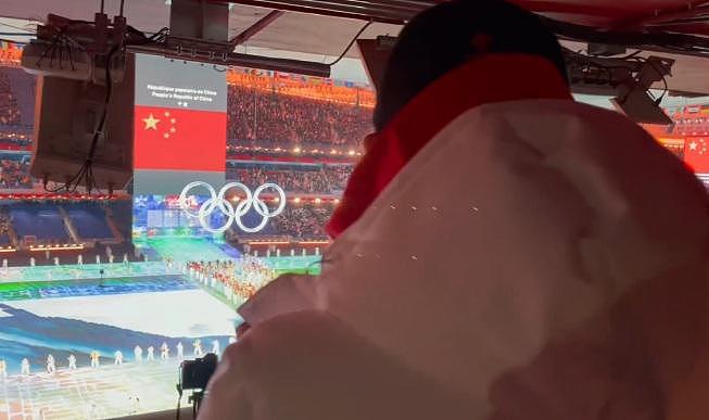 北京冬奥会开幕式圆满成功！张艺谋在后台激动落泪，成龙为他点赞喝彩（组图） - 5