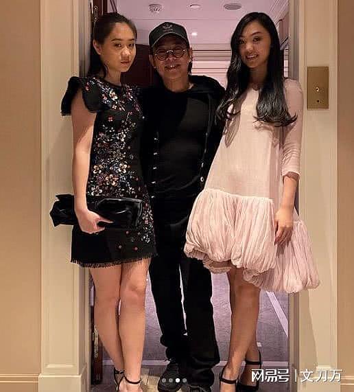 性感女星玩“3人行”，情人儿子也观战，被曝一个月疯狂做爱52次...（组图） - 76