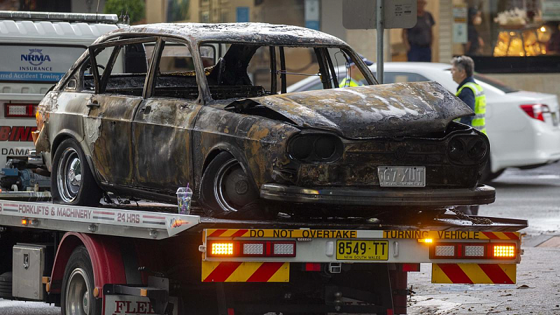 悉尼一辆汽车突然爆炸，男子紧急跳车逃生！“恶心气味”弥漫街道（组图） - 2