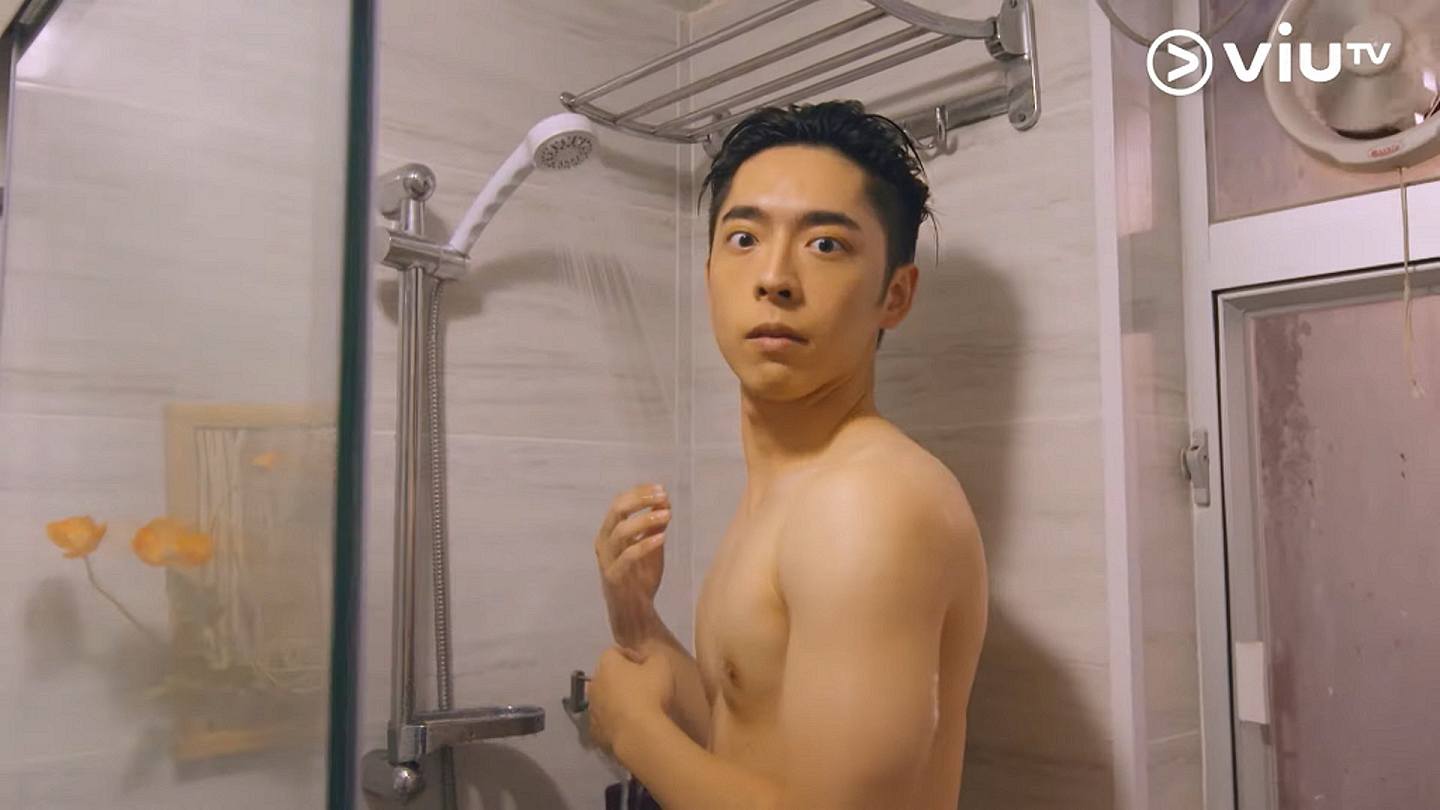 第一次情侶共浴結束後，男友坦言一點都不浪漫，而且水溫太高，以後還是自己洗好了。（《大叔的愛》劇照）
