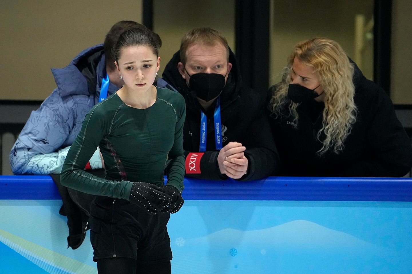 2022年2月10日，瓦利耶娃在2022年北京冬奥会期间进行训练。（AP）