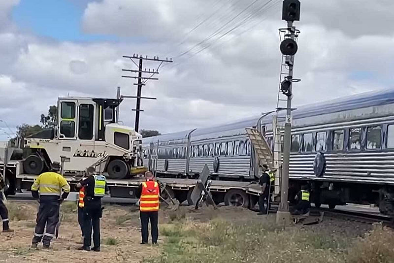 overland-train-1200x800.jpg,0