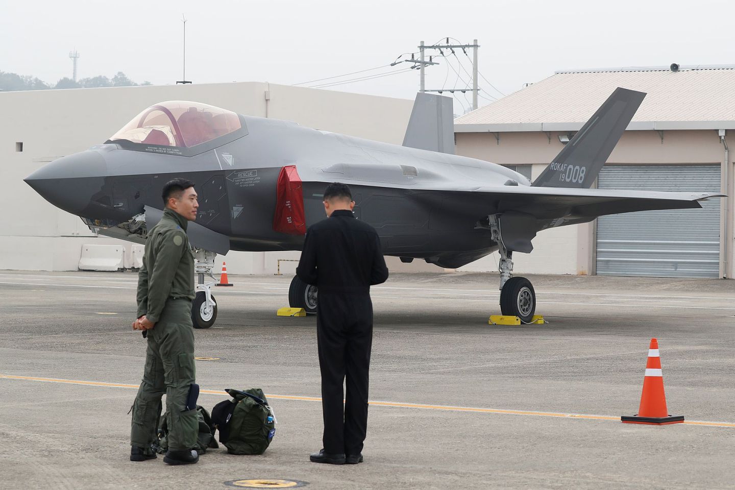 韩国首次展出美国制的F-35隐形战机。（Reuters）