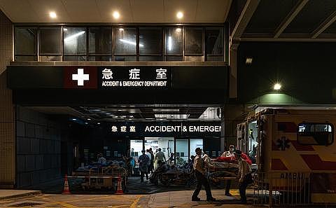 2月18日香港抗疫亲历记：新冠患者露天等候，公立医院医护疲累