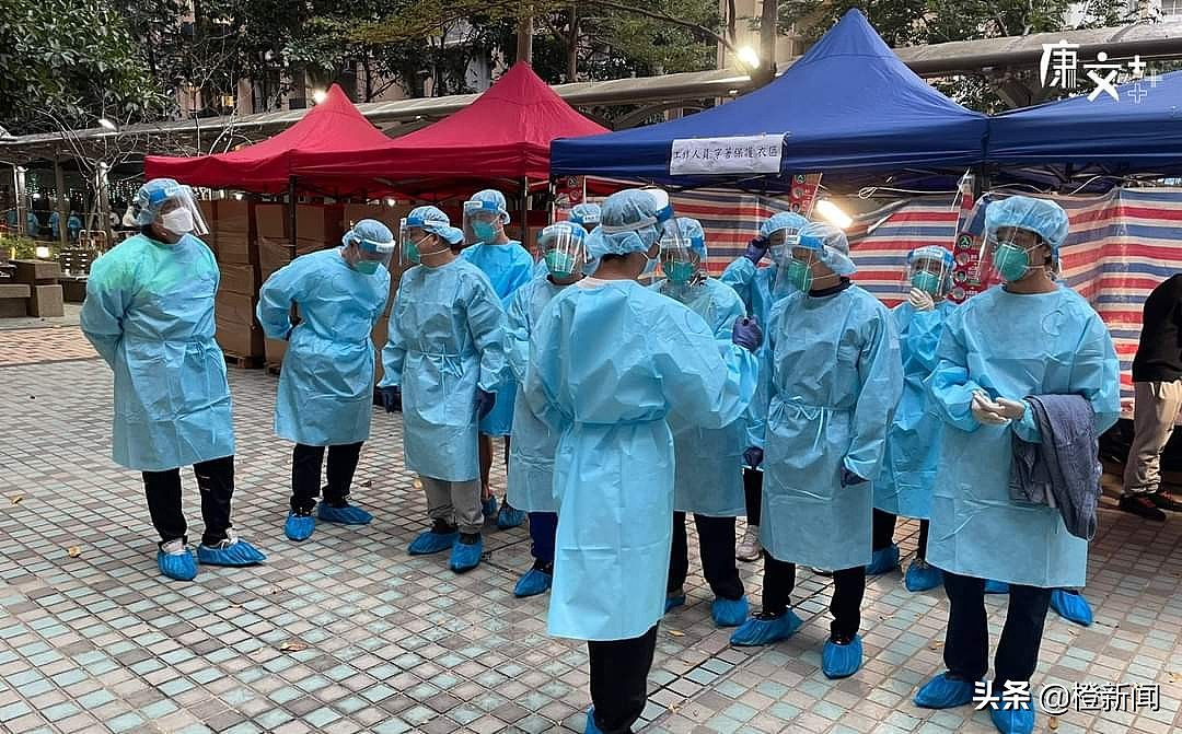 香港康文署救生员一呼百应：变出气袋无怨言，凭经验化解市民怒气