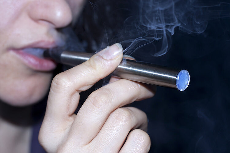 BBC纪录片揭露真相：尼古丁其实不致癌！吸烟真的有害健康吗？