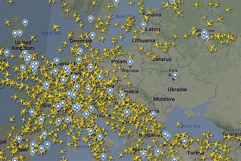 为避免飞弹误击民用航班，乌克兰空域已禁止一般民用飞机驶入。 (图/美联社)