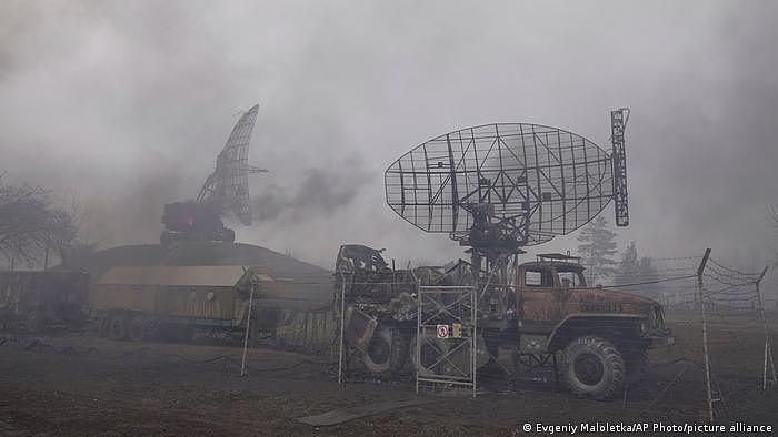 Ukraine Konflikt | Luftangriff auf Luftwaffenbasis Mariupol