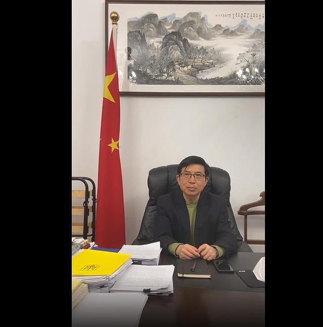 中国驻乌克兰大使范先荣今天表示，撤侨行动要等安全条件具备才行，他并现身澄清自己没有先跑。 （新华网）