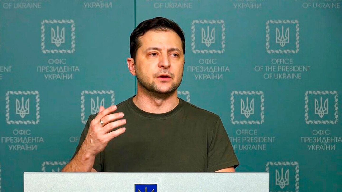 图为乌总统府新闻处发布的影片截图，相中该国总统泽连斯基2月27日发表全国演说。（AP）