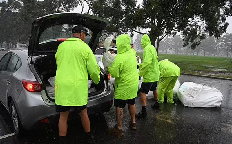 悉尼多地拉响洪水警报，数千居民被要求撤离（视频/组图） - 2