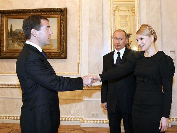 【时尚】前乌克兰美女总理气质太好了！当年穿个小黑裙和普京同框，堪比超模啊（组图） - 3