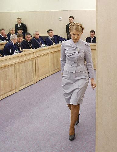 【时尚】前乌克兰美女总理气质太好了！当年穿个小黑裙和普京同框，堪比超模啊（组图） - 10