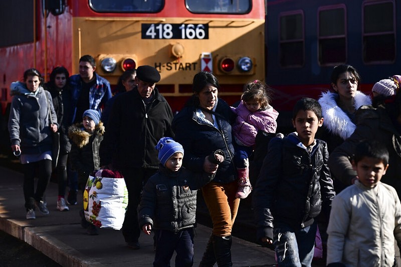 2022年2月27日，逃往匈牙利的乌克兰难民。 （美联社）