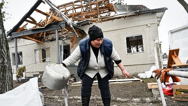 A destroyed building on the edge of Kyiv on 1 March 2022