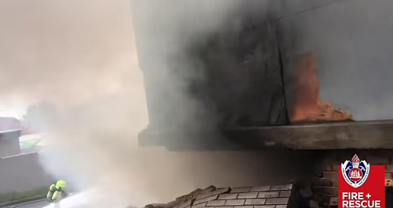 悉尼加油站起火，现场冒出大量黑烟！目击者听到爆炸声，50名消防员出动（视频/组图） - 3