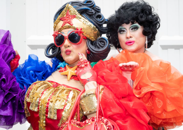 悉尼今晚彩虹色！同性恋狂欢节大游行嗨翻天，工党党魁及华裔议员现身游行现 场（视频/组图）