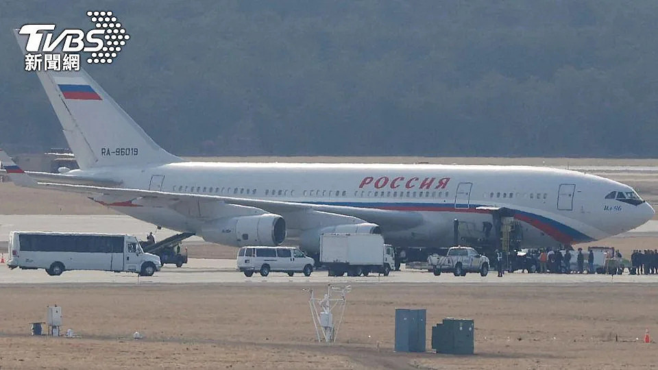 一架俄羅斯政府包機在當地時間5日抵達美國華府。（圖／達志影像路透社）