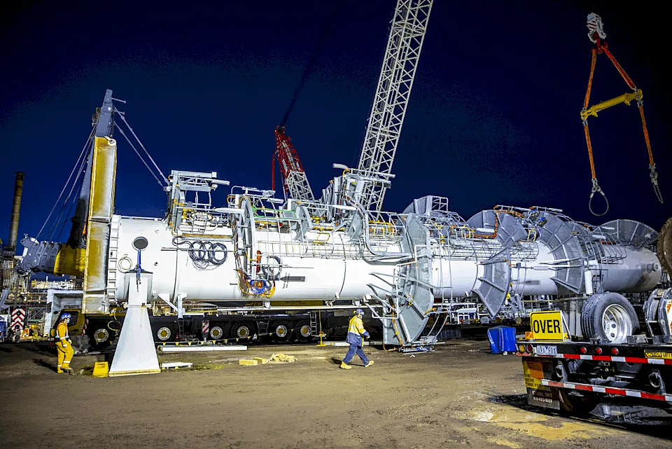 澳洲煉油業者Viva Energy 8日表示，將停止向俄羅斯採購原油。圖為廠區內設備。(翻攝自Viva Energy官網)