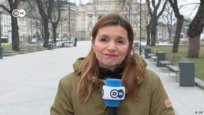 Videostill | DW News | Lviv residents fear war edging closer