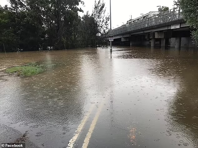 狂风暴雨仍在新州肆虐，时速百公里“妖风”周三袭击悉尼！周四短暂放晴， 周五又开始连日降雨（组图） - 13