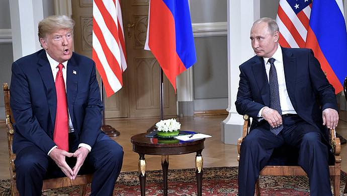 美媒社评：在俄乌长期的冲突中，特朗普一直站在一侧支持着普京（组图） - 3