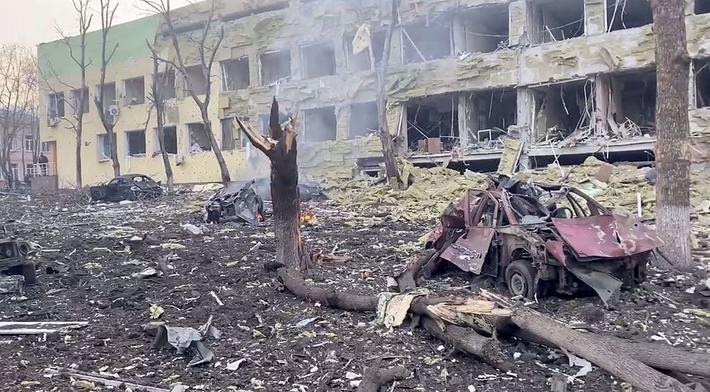 马立波（Mariupol）医院遭到轰炸。 (图/路透)
